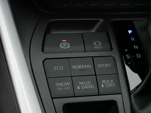 Certified 2025 Toyota RAV4 XLE Premium image 28