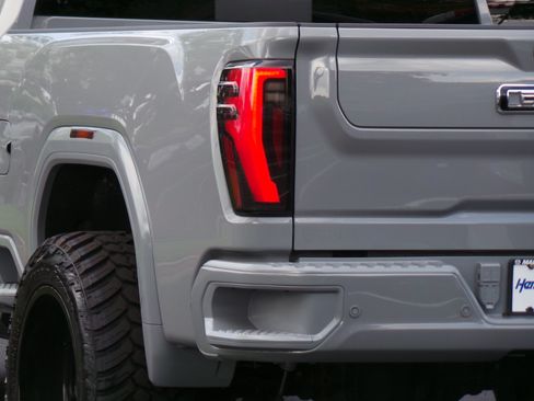 Used 2024 GMC Sierra 2500 AT4 w/ AT4 Premium Plus Package AWD/4WD image 20