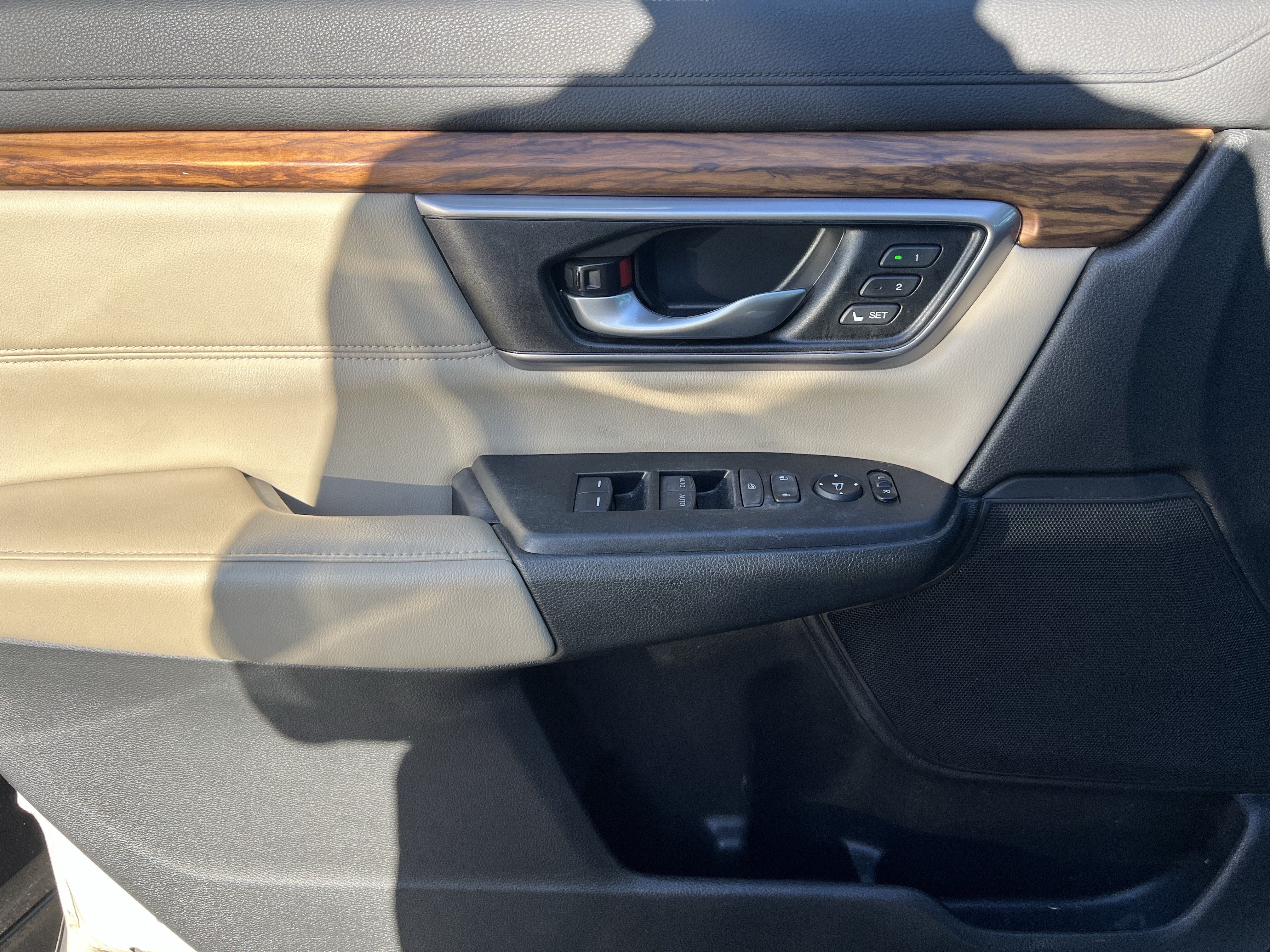 Used 2018 Honda CR-V Touring image 14