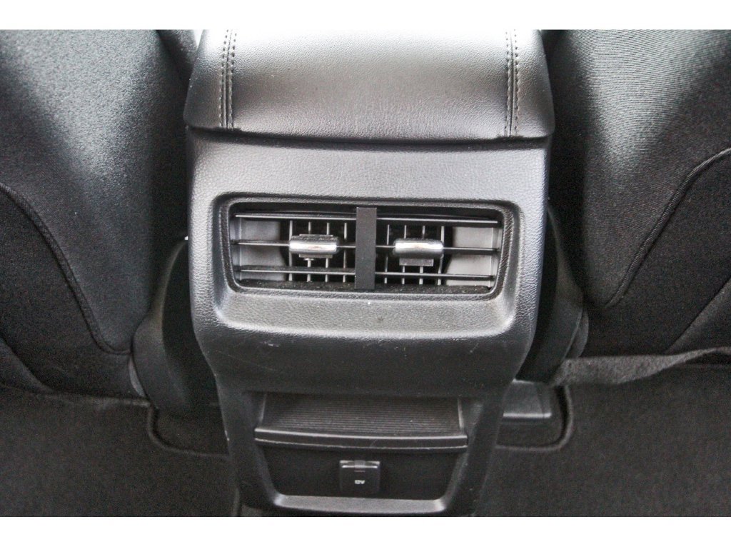 Used 2019 Ford Edge SE FWD image 15