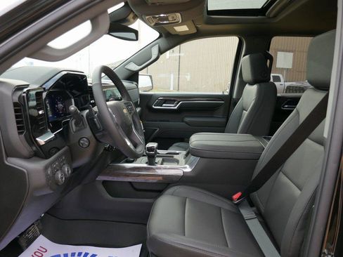 New 2026 Chevrolet Silverado 1500 LTZ w/ LTZ Premium Package AWD/4WD image 14