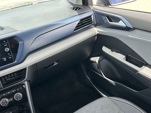 Used 2024 Volkswagen Taos SE FWD image 19