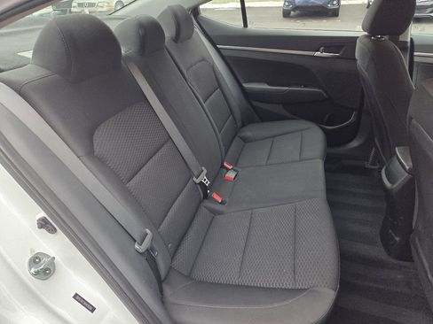 Used 2019 Hyundai Elantra SE w/ Cargo Package image 14