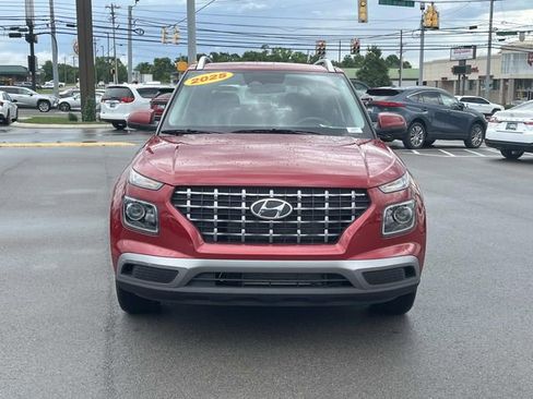 Certified 2025 Hyundai Venue SEL FWD image 2