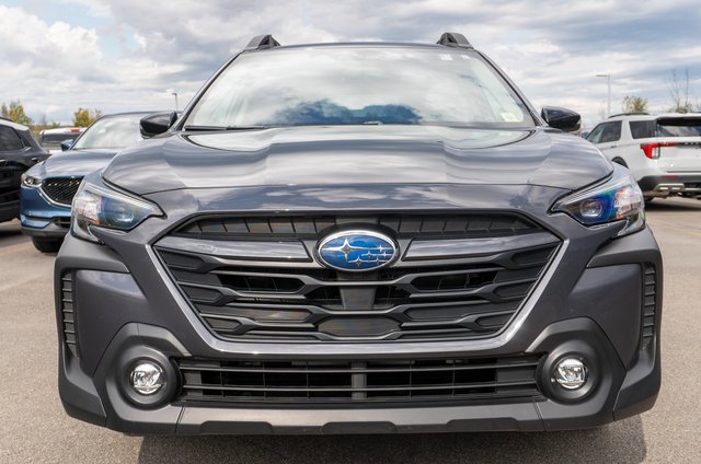 Used 2025 Subaru Outback Premium AWD/4WD image 3