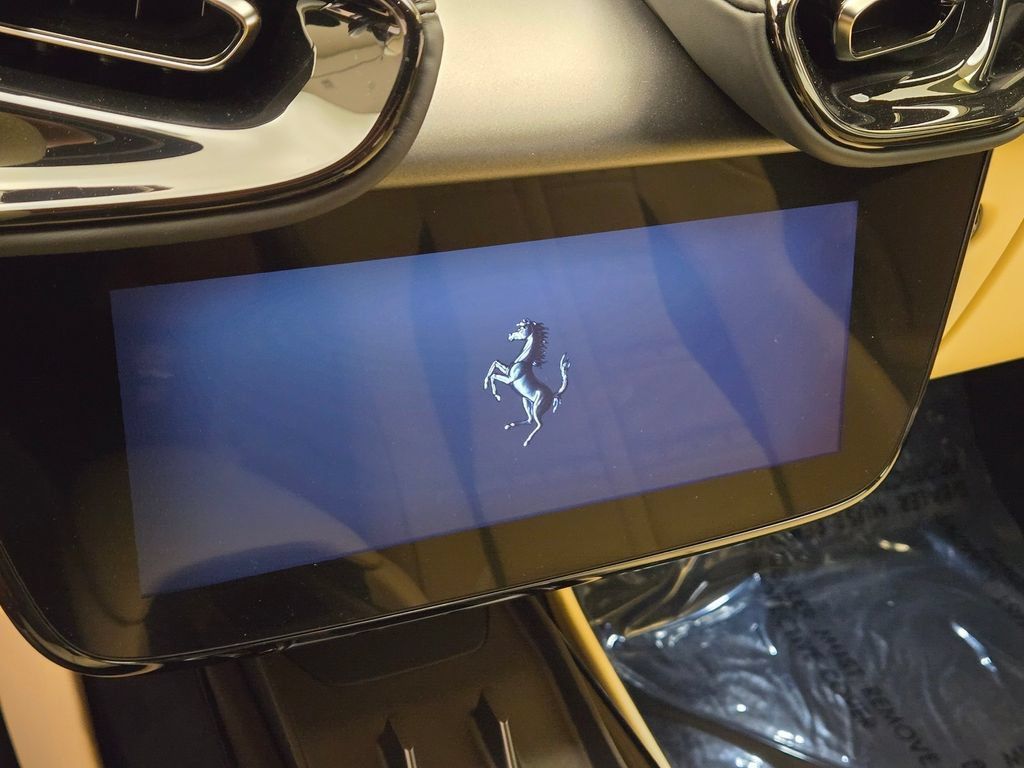 Used 2025 Ferrari 12Cilindri RWD image 34