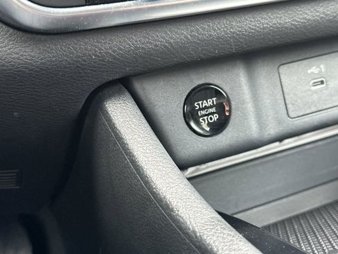 Used 2024 Nissan Rogue S AWD/4WD image 21