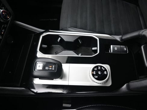 Used 2025 Mitsubishi Outlander AWD image 26