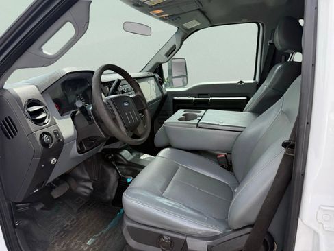 Used 2015 Ford F250 XL w/ Power Equipment Group image 9