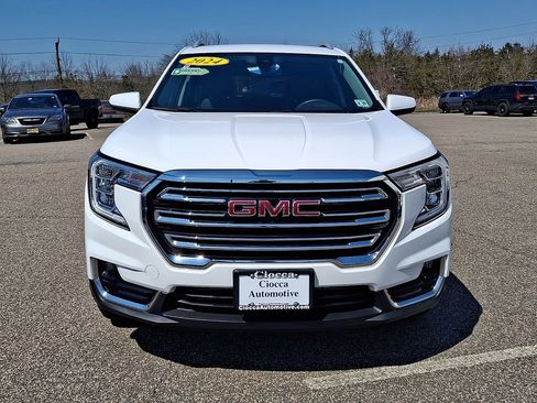 Used 2024 GMC Terrain SLT AWD/4WD image 5