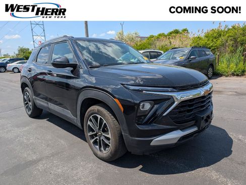 Used 2024 Chevrolet TrailBlazer LT w/ LT Cold Weather Package AWD/4WD image 1