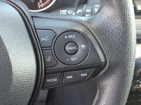 Used 2024 Toyota RAV4 XLE FWD image 21