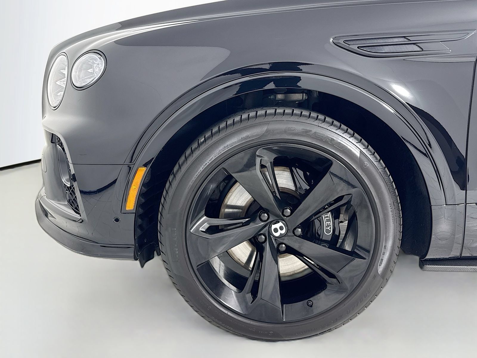 Certified 2021 Bentley Bentayga AWD/4WD image 10