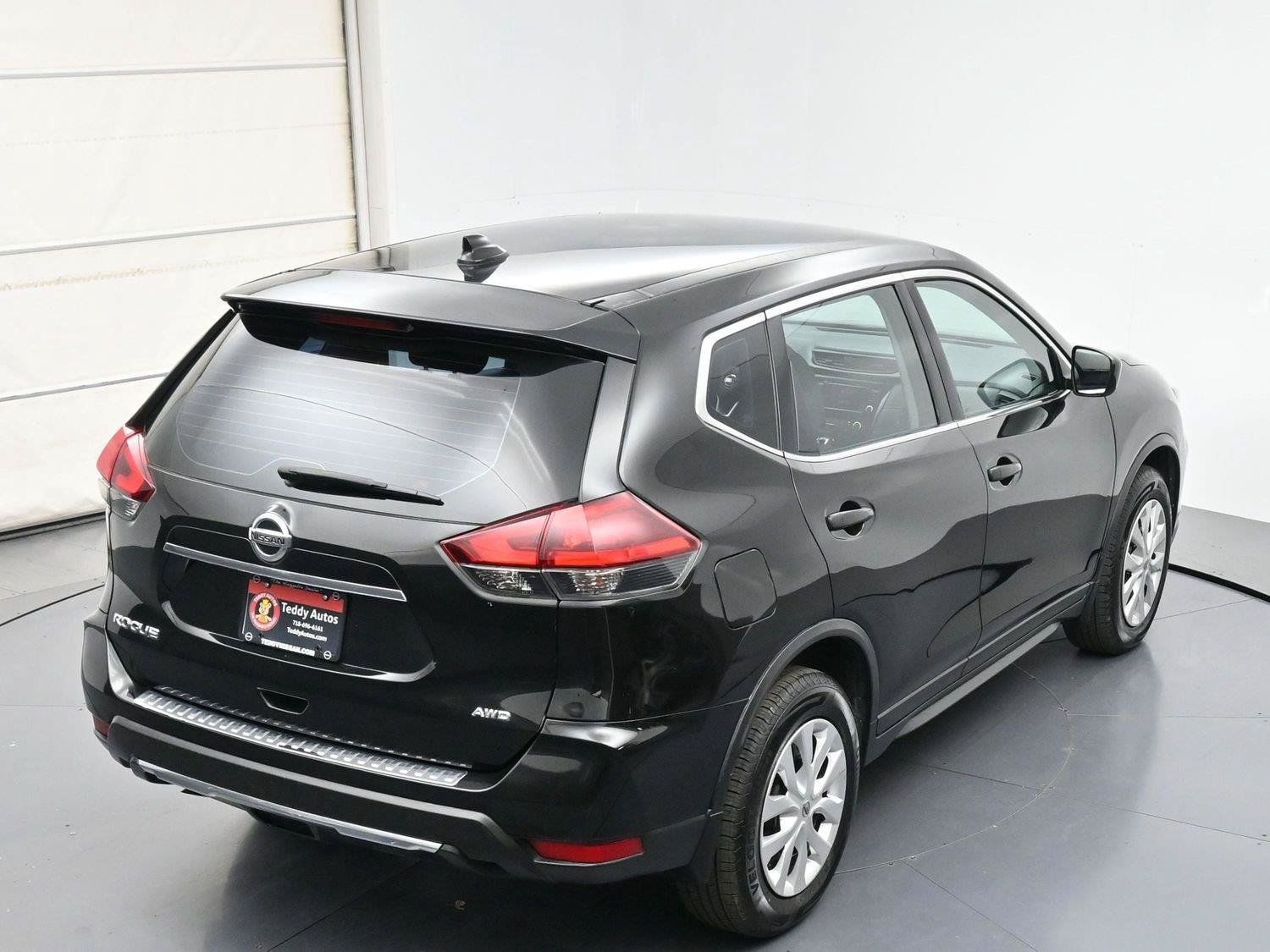 Used 2018 Nissan Rogue S AWD/4WD image 26