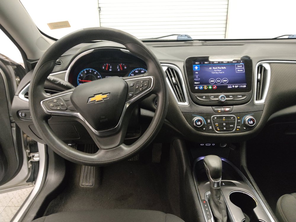 Used 2021 Chevrolet Malibu LT FWD image 22