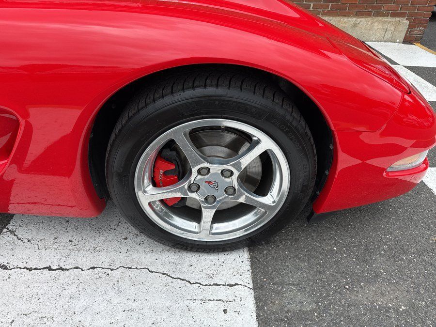 Used 2000 Chevrolet Corvette Coupe w/ Performance Handling Pkg RWD image 14