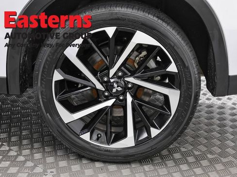 Used 2024 Mitsubishi Outlander SE AWD/4WD image 32
