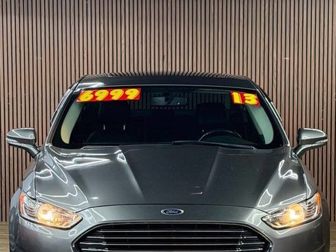 Used 2013 Ford Fusion SE FWD image 2
