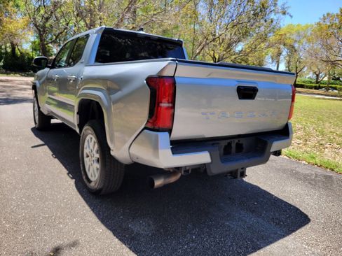 Used 2024 Toyota Tacoma SR5 RWD image 5