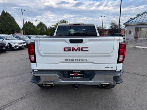 Used 2022 GMC Sierra 1500 SLE w/ X31 Off-Road Package AWD/4WD image 4