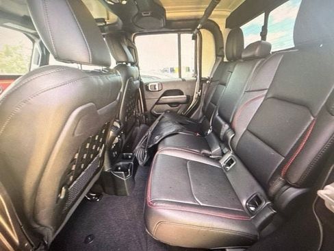 Used 2023 Jeep Gladiator Rubicon w/ LED Lighting Group AWD/4WD image 7