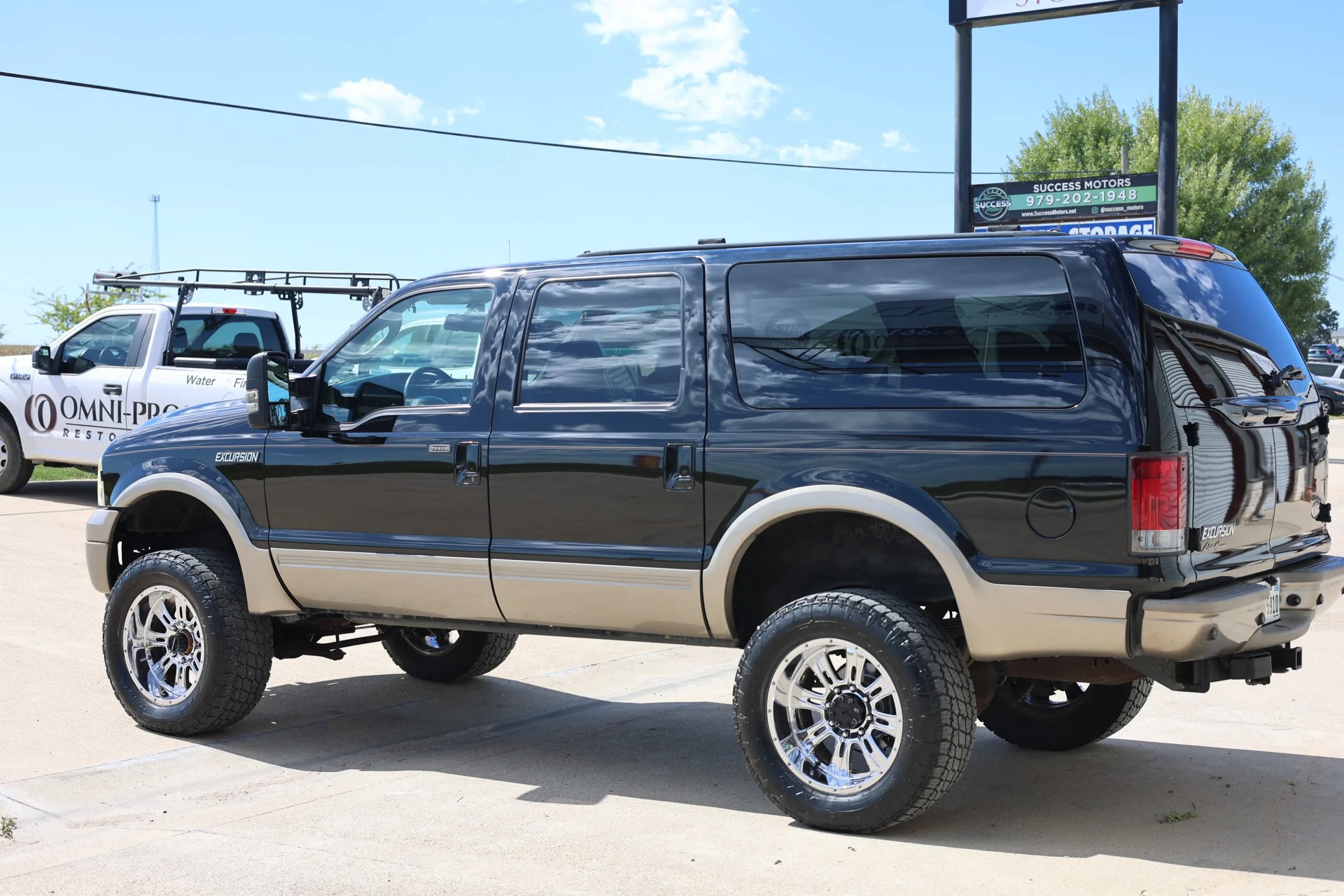 Used 2005 Ford Excursion Eddie Bauer AWD/4WD image 8