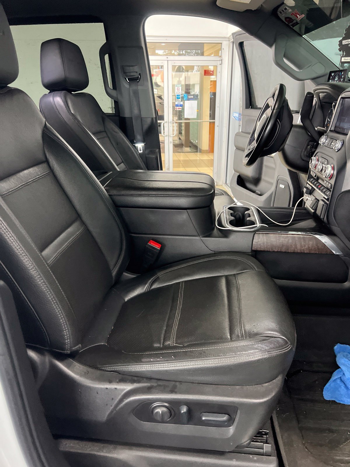 Used 2023 GMC Sierra 3500 Denali AWD/4WD image 10