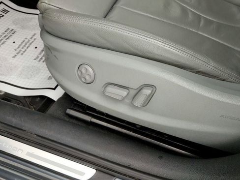 Used 2018 Audi A3 e-tron Prestige w/ Prestige Package image 12