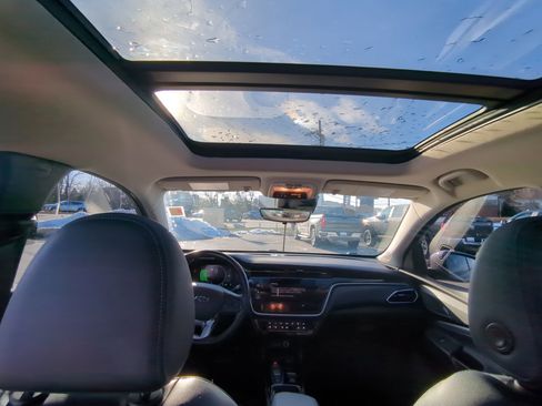 Certified 2022 Chevrolet Bolt EUV Premier w/ Sun & Sound Package image 11