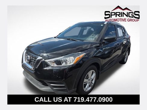 Used 2019 Nissan Kicks S FWD image 1