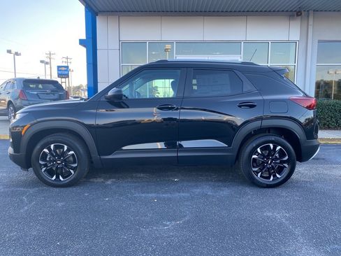 New 2023 Chevrolet TrailBlazer LT FWD image 2