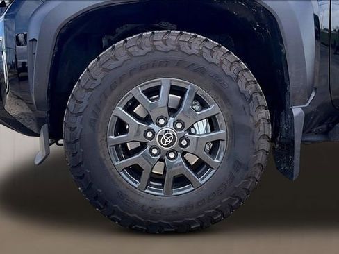 Used 2025 Toyota 4Runner SR5 AWD/4WD image 8