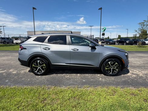 Used 2023 Kia Sportage EX FWD image 9