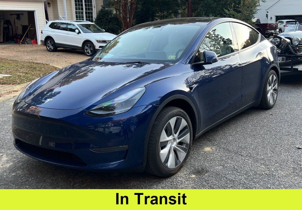 Used 2024 Tesla Model Y Long Range AWD/4WD image 1