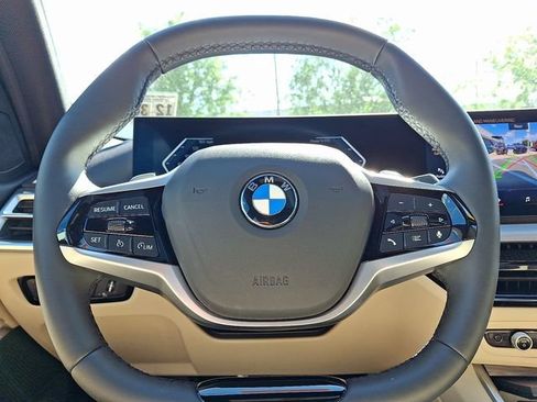 Used 2025 BMW 330i xDrive Sedan AWD/4WD image 21
