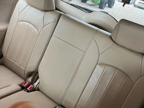 Used 2010 Buick Enclave CXL FWD image 10