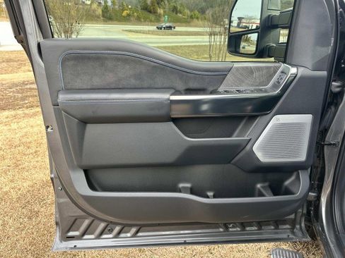 New 2025 Ford F350 Platinum w/ FX4 Off-Road Package image 10