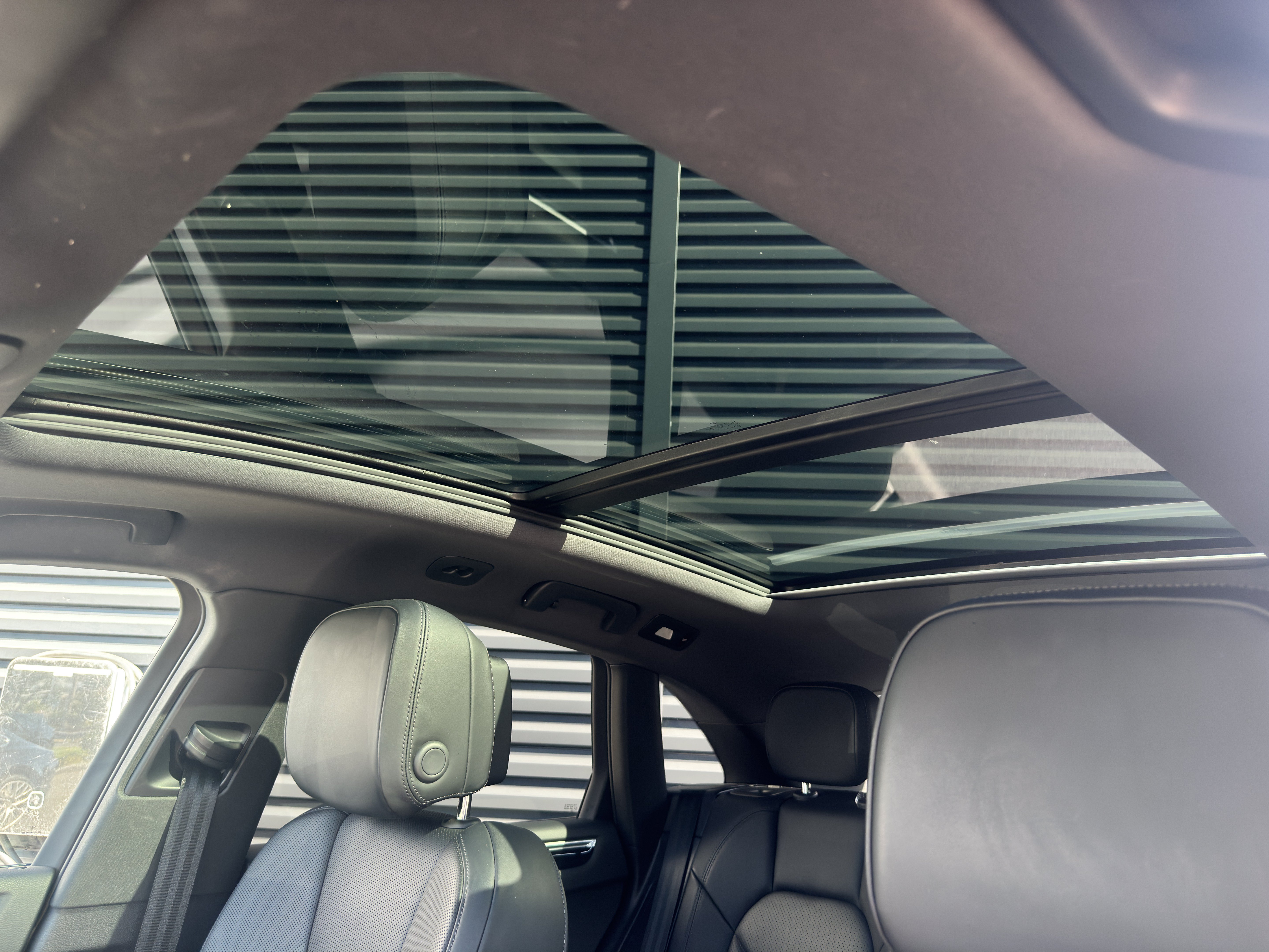 Certified 2023 Porsche Macan AWD/4WD image 6