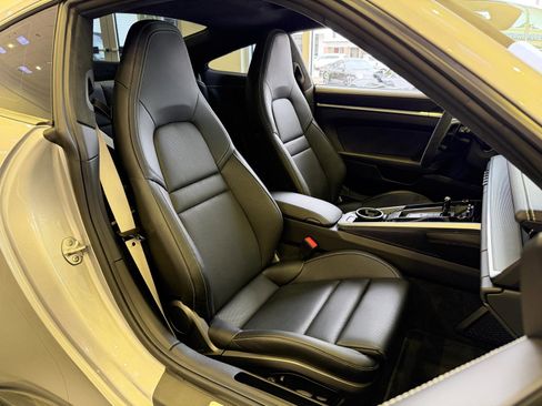 Used 2022 Porsche 911 Turbo image 54