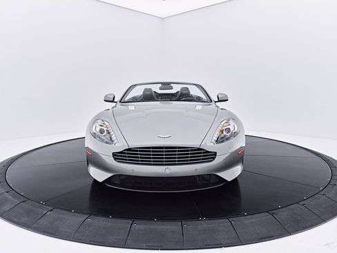 Used 2016 Aston Martin DB9 GT RWD image 30