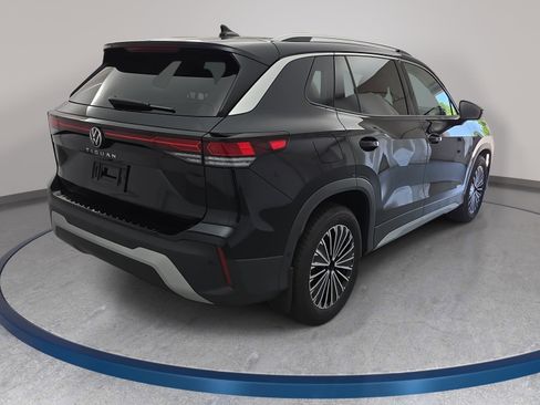 New 2026 Volkswagen Tiguan S FWD image 5
