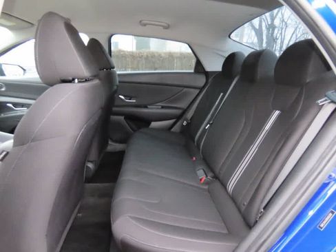 Used 2022 Hyundai Elantra SEL w/ Convenience Package image 13