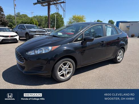 Used 2019 Ford Fiesta SE FWD image 1