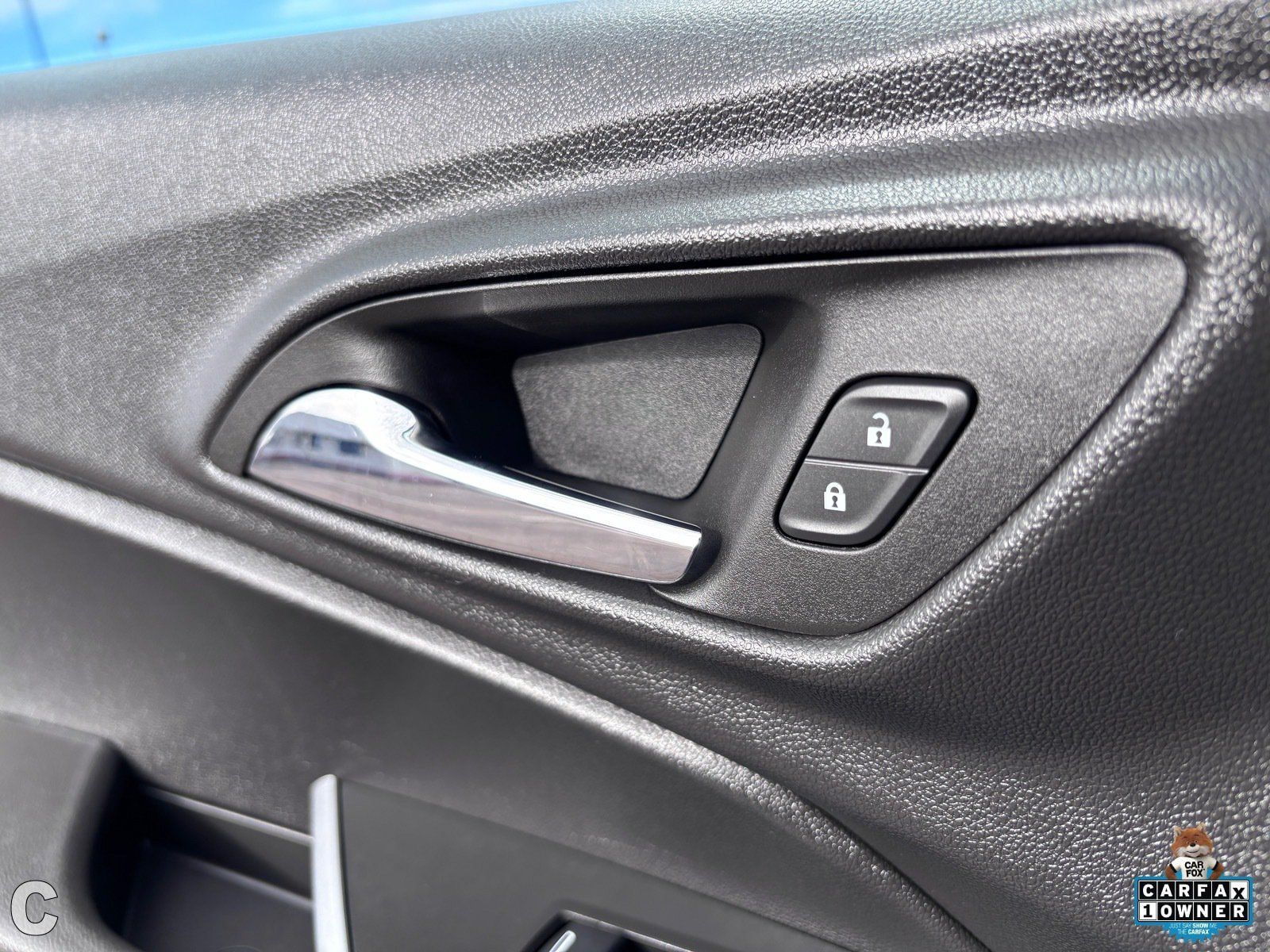 Used 2025 Chevrolet Trax RS w/ Driver Confidence Package FWD image 18