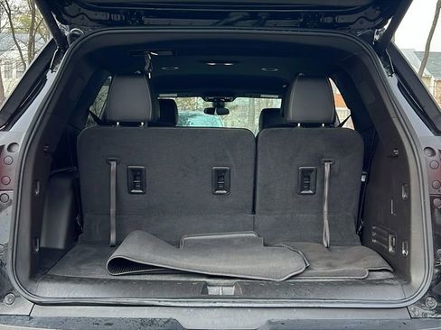 Used 2023 Chevrolet Traverse LT image 17