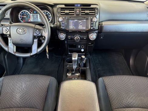Used 2017 Toyota 4Runner TRD Off-Road AWD/4WD image 17