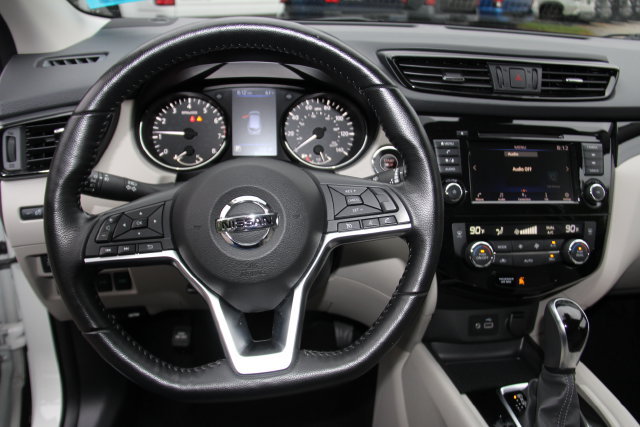 Used 2020 Nissan Rogue Sport SV w/ All-Weather Package AWD/4WD image 22