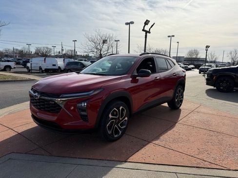 New 2026 Chevrolet Trax RS image 3