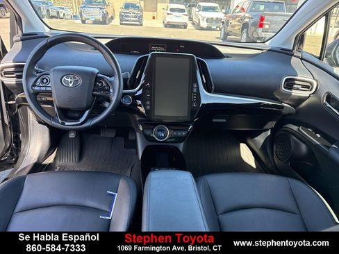Used 2021 Toyota Prius Prime XLE image 11
