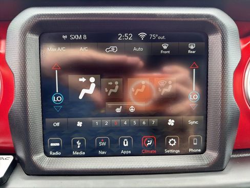 Used 2018 Jeep Wrangler Unlimited Rubicon image 39